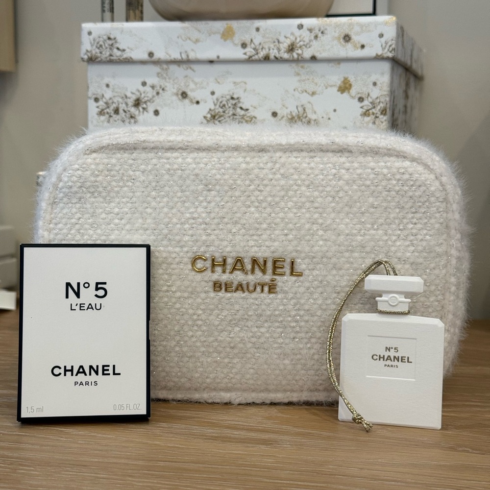 CHANEL Makeup Pouch and No 5 Leau Sample with Ornament Tag